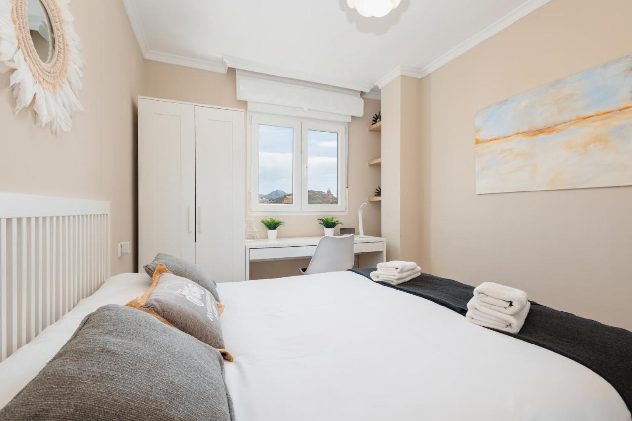 In The Historic Center Of Malaga, Very Close To The Beach And The Ave Train Station, With Private Parking Exterior foto