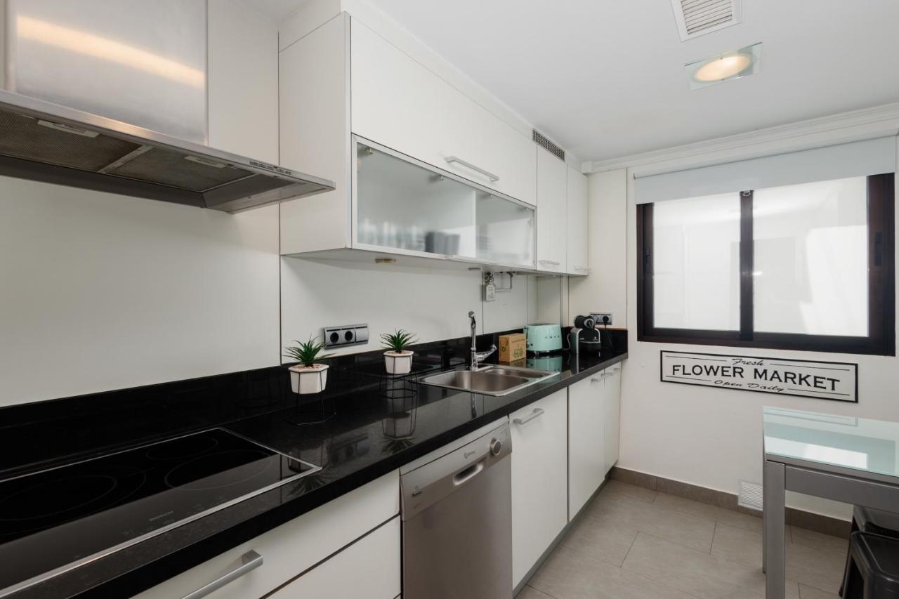 In The Historic Center Of Malaga, Very Close To The Beach And The Ave Train Station, With Private Parking Exterior foto