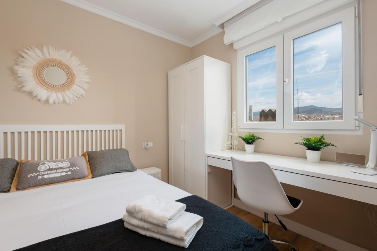 In The Historic Center Of Malaga, Very Close To The Beach And The Ave Train Station, With Private Parking Exterior foto