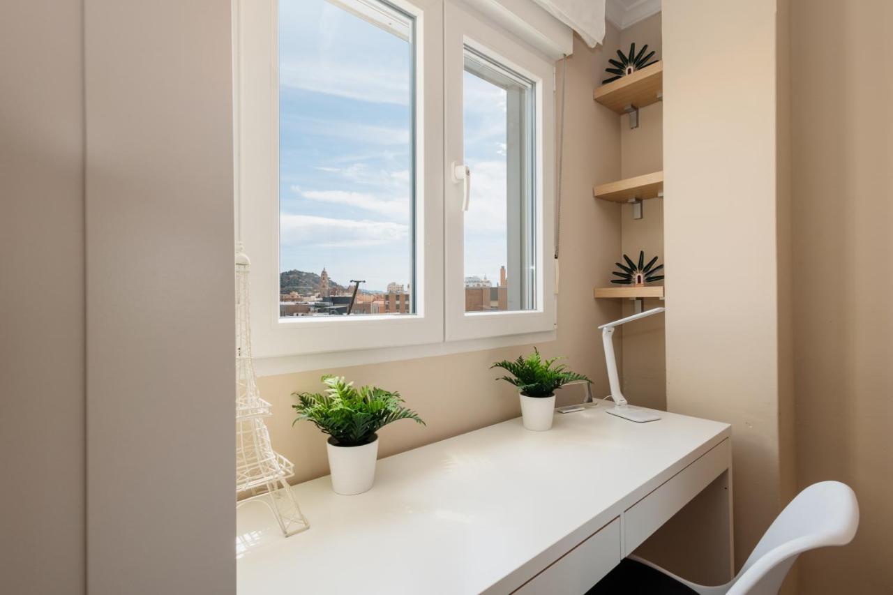 In The Historic Center Of Malaga, Very Close To The Beach And The Ave Train Station, With Private Parking Exterior foto